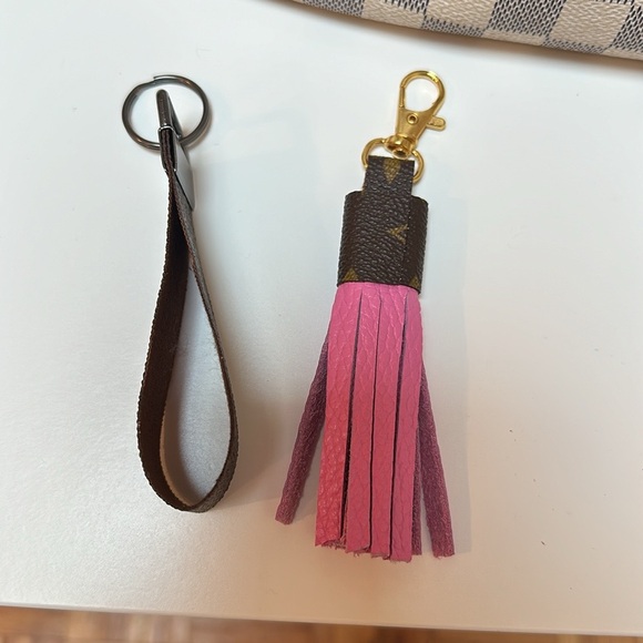 Handmade LUX keychains - Picture 5 of 8